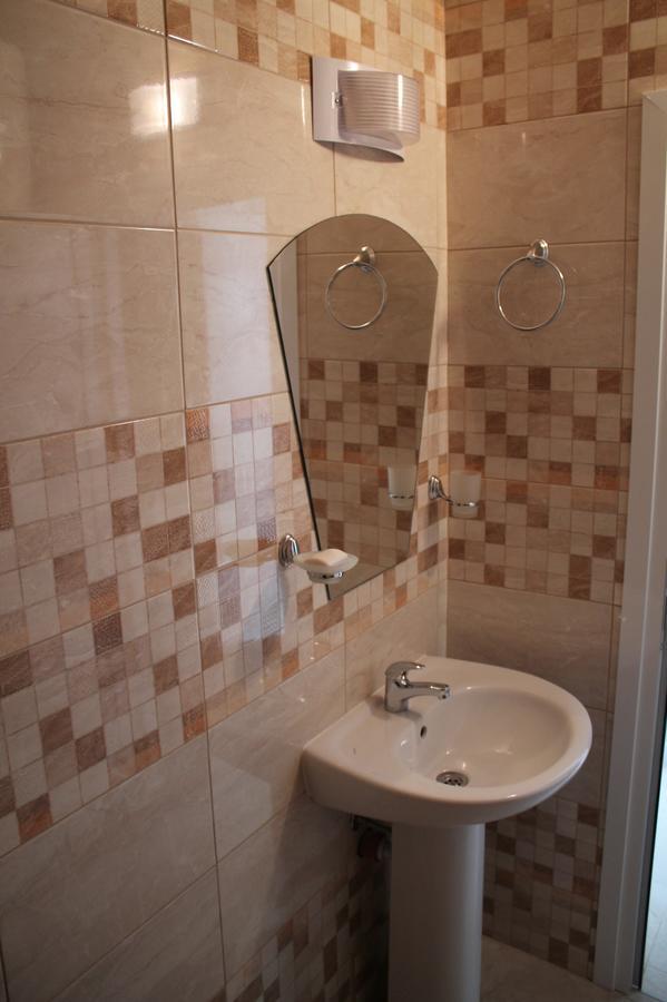 Tiara Hotel Dobrich Bagian luar foto