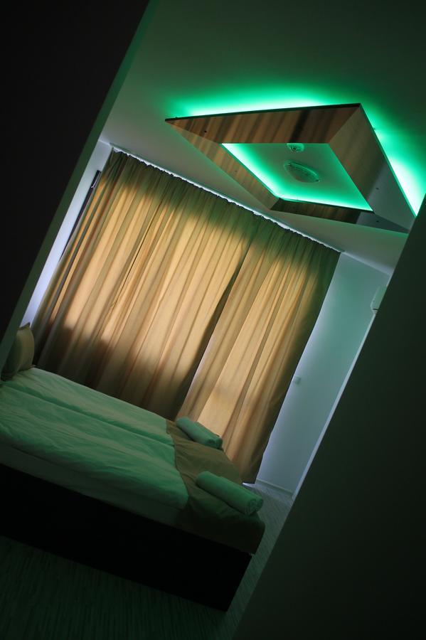 Tiara Hotel Dobrich Bagian luar foto